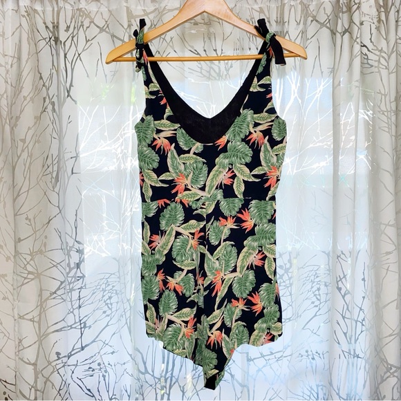 For love and lemons black green Hawaiian floral print sleeveless aloha romper - Picture 5 of 12